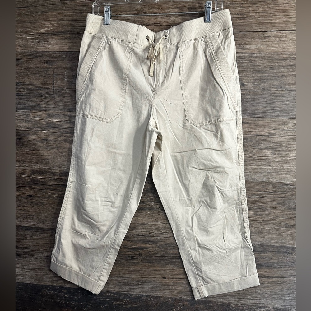 Khaki’s & Co Elegant Beige Capris for Women